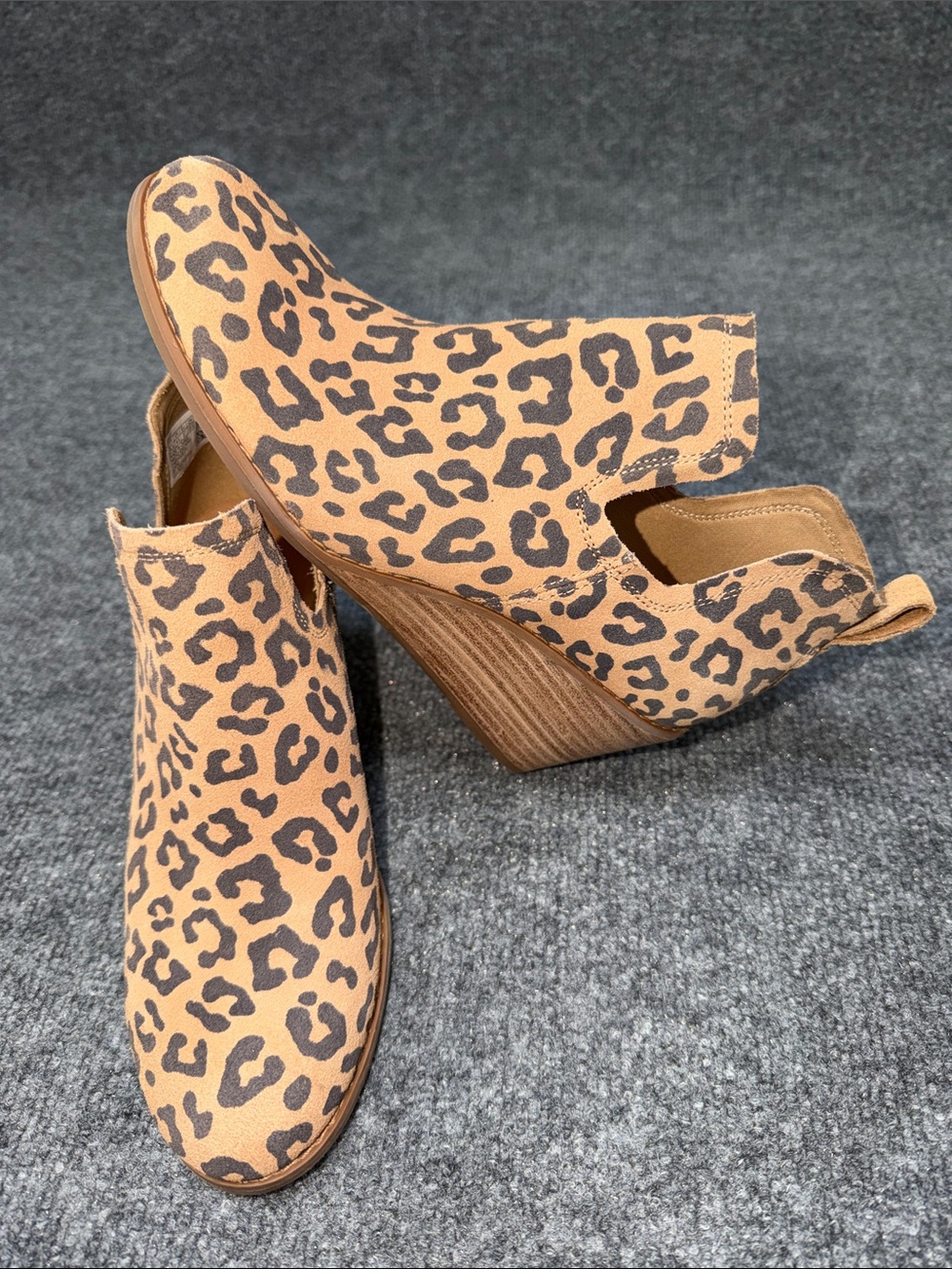 Toms Leopard Print Chelsea Booties in Tan and Black